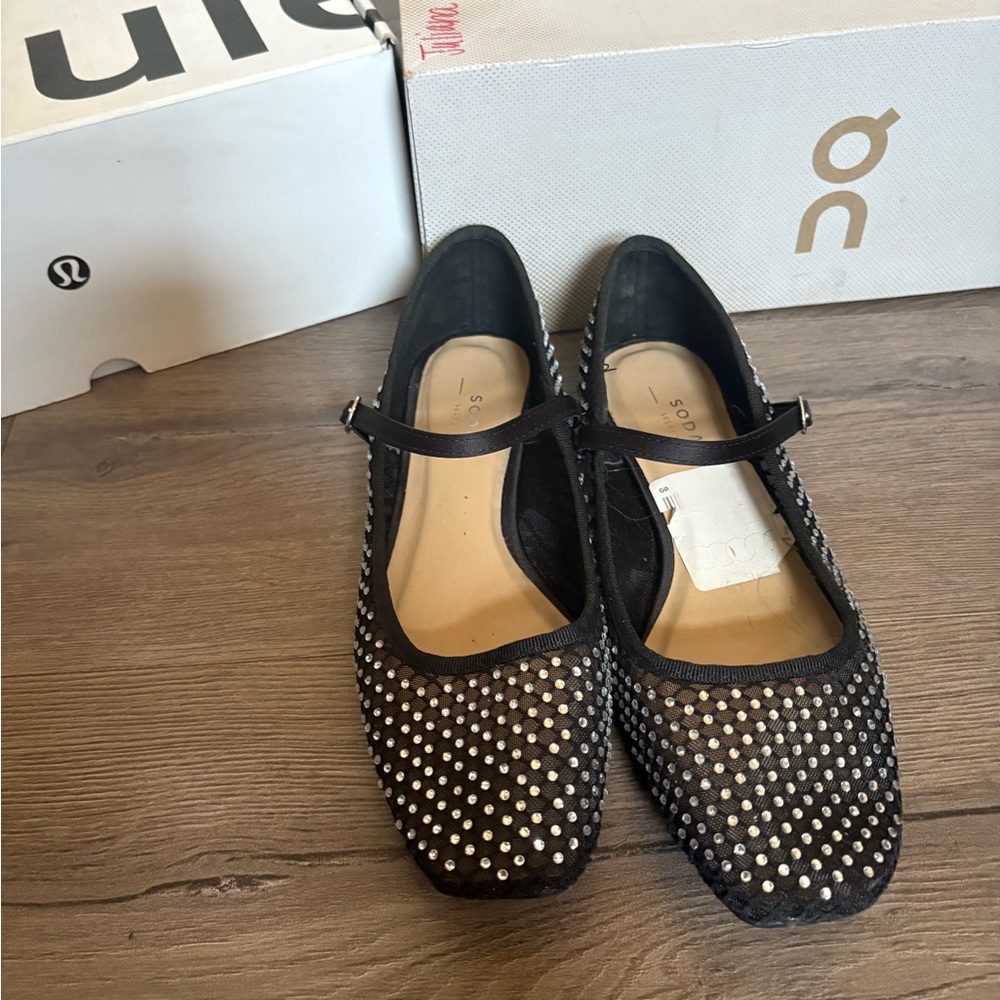 Stylish Black Studded Women's Shoes